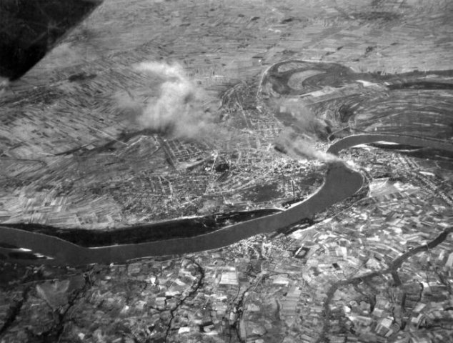 Délvidék bombázása- 1944 (Forrás: Fortepan/National Archives)
